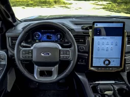 Ford F150 Lightning LARIAT full