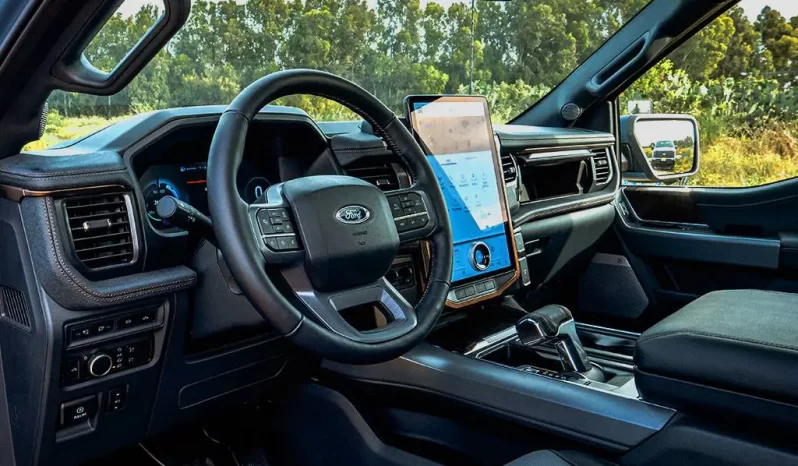 Ford F150 Lightning LARIAT full