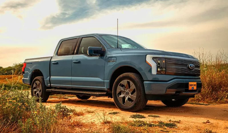 Ford F150 Lightning LARIAT full