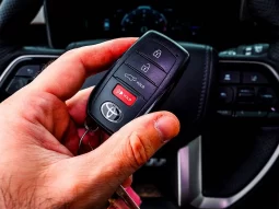 Toyota Sequoia full