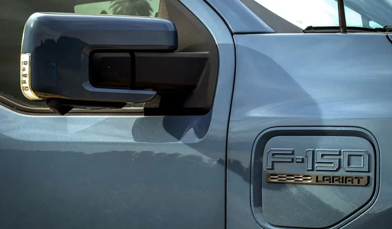 Ford F150 Lightning LARIAT full