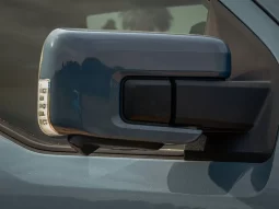 Ford F150 Lightning LARIAT full