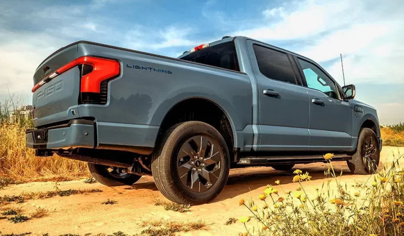 Ford F150 Lightning LARIAT full