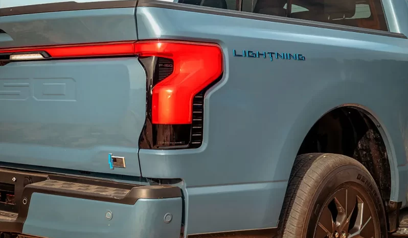 Ford F150 Lightning LARIAT full
