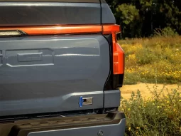 Ford F150 Lightning LARIAT full