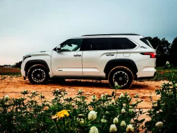 Toyota Sequoia full