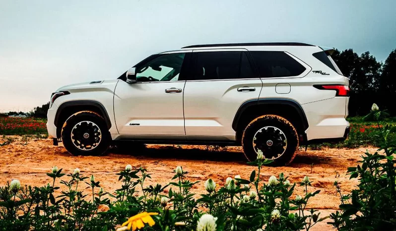 Toyota Sequoia full