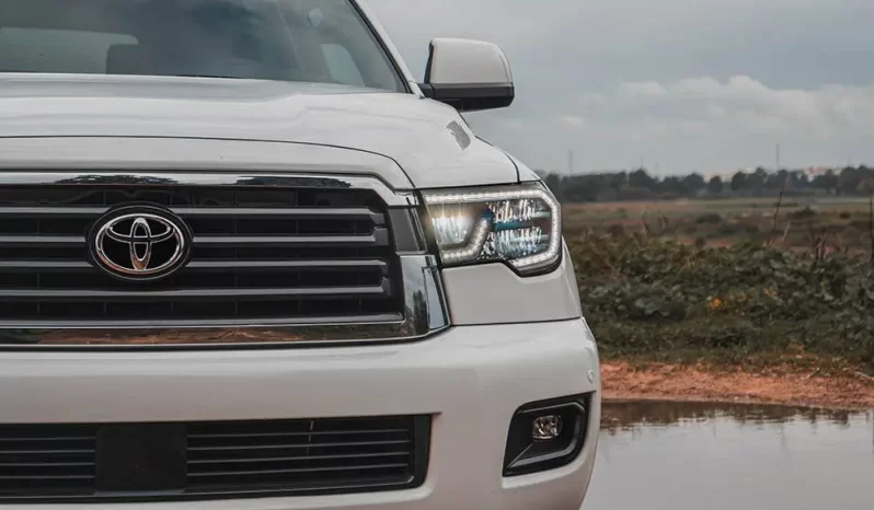 Toyota Sequoia full